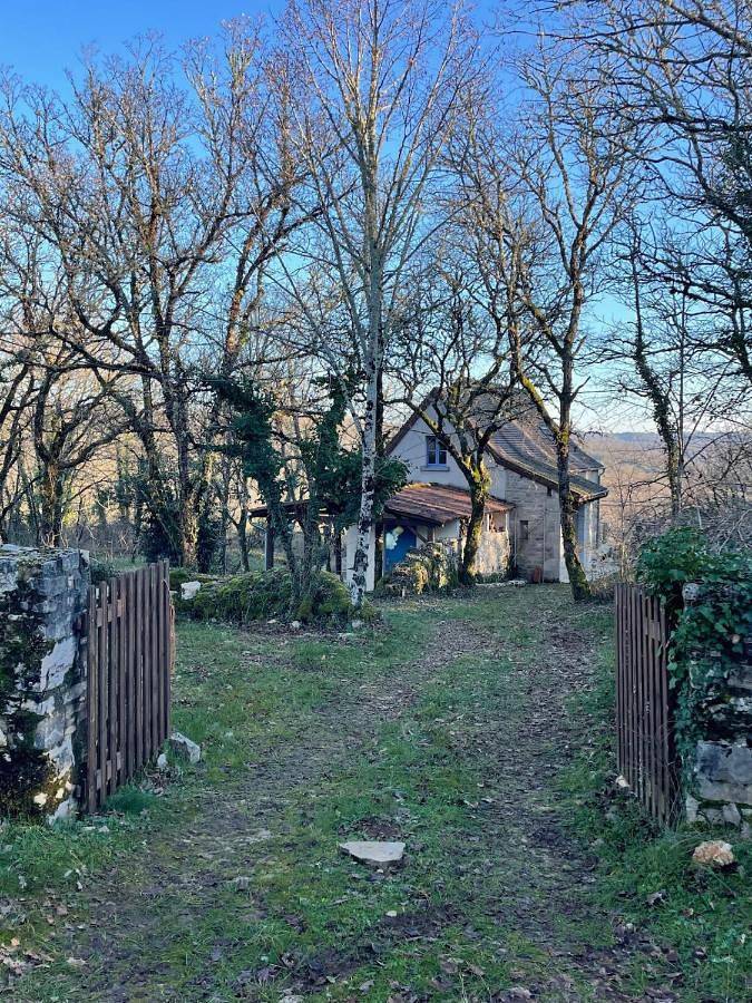Location de vacances pour 6 personnes, avec Balcon et Terrasse ainsi que Jardin et Vue à Calvignac