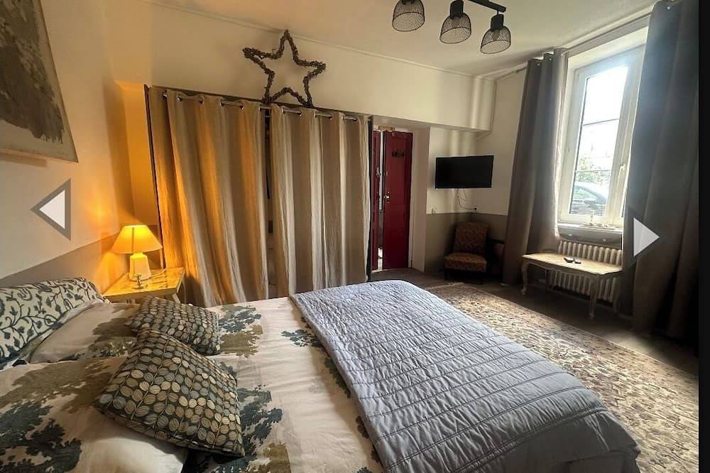 Maison de pays, à 50 m de la plage proche de toutes commodités, parking privé in Tourlaville, Cherbourg-en-Cotentin
