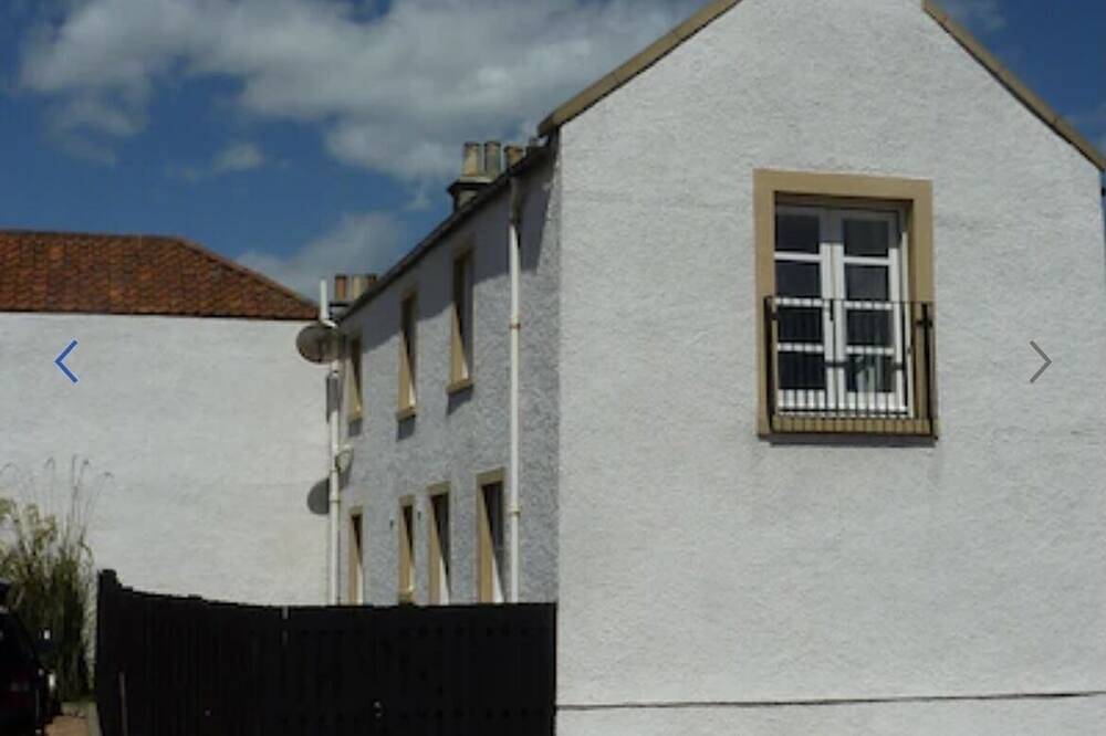 South Gable - house with beautiful views over the Firth of Forth in Pittenweem, Fife region