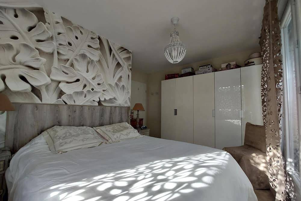 Appartement entier, Very bright terrace apartment with secured parking in Châtenay-Malabry, Hauts-de-Seine