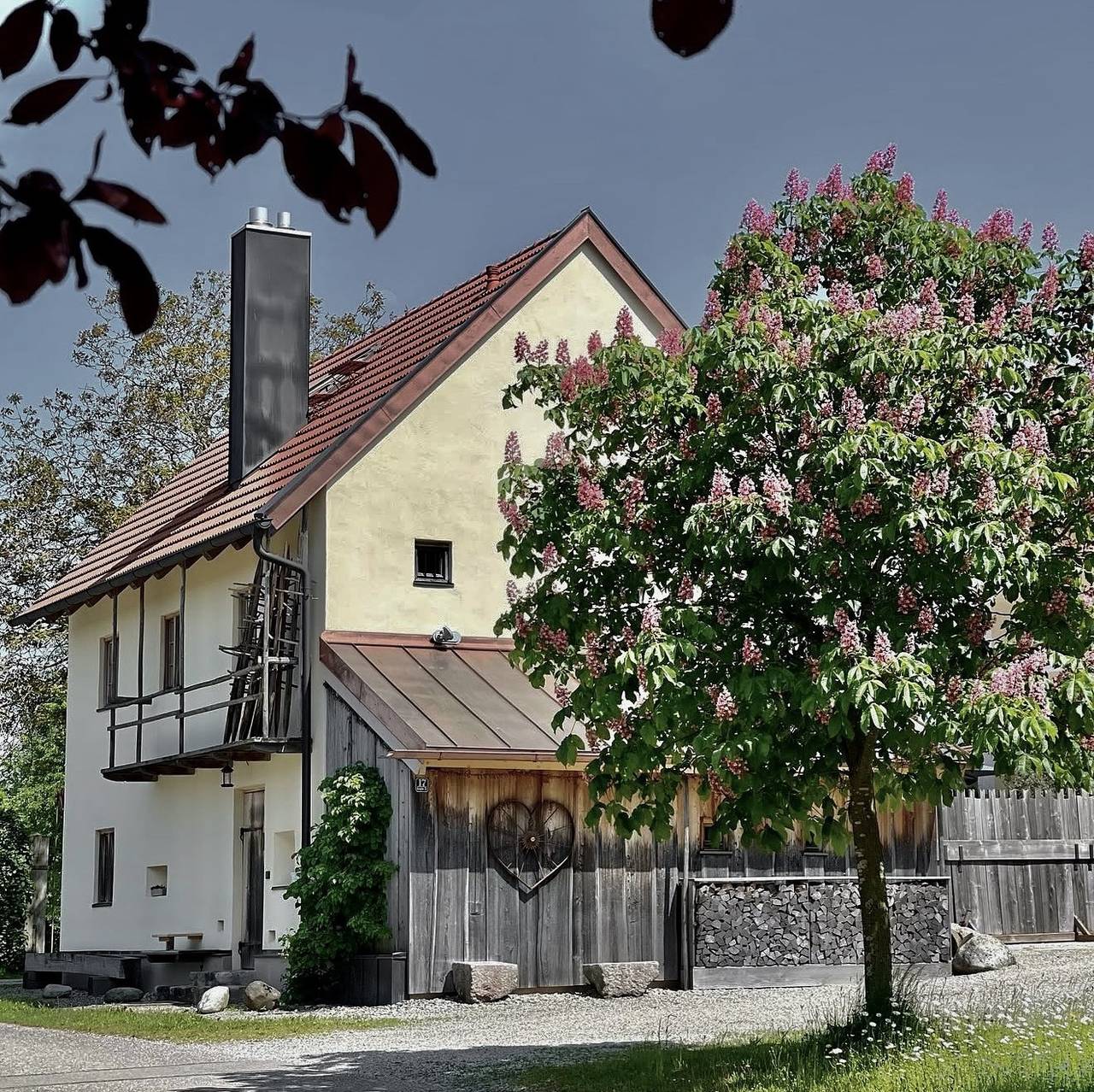 Ganze Ferienwohnung, Zuhäusl am Chiemsee - Appartement Getreidekasten im 1. Og, 1 Schlafzimmer, Dusche / Wc, 54qm in Breitbrunn am Chiemsee, Chiemsee