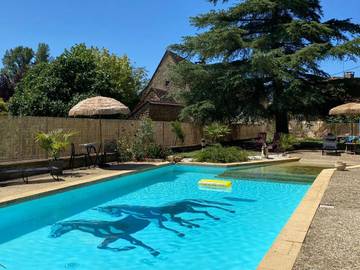 Hôtel pour 7 personnes, avec jardin ainsi que jacuzzi et piscine, animaux acceptés à Anglars-Nozac