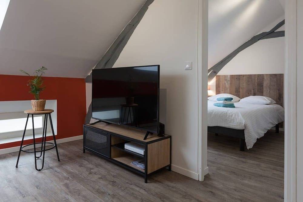 Apartamento entero, Apartamento-Baño privado con ducha in Louviers, Región de Les Andelys
