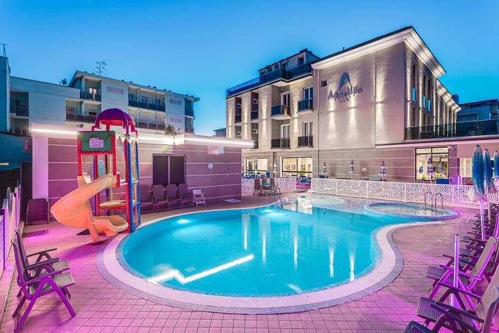 Hotel for 3 people, with garden and pool as well as hot tub - 1