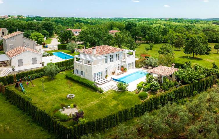 Ferienhaus für 10 Personen, mit Pool und Terrasse sowie Garten - 1