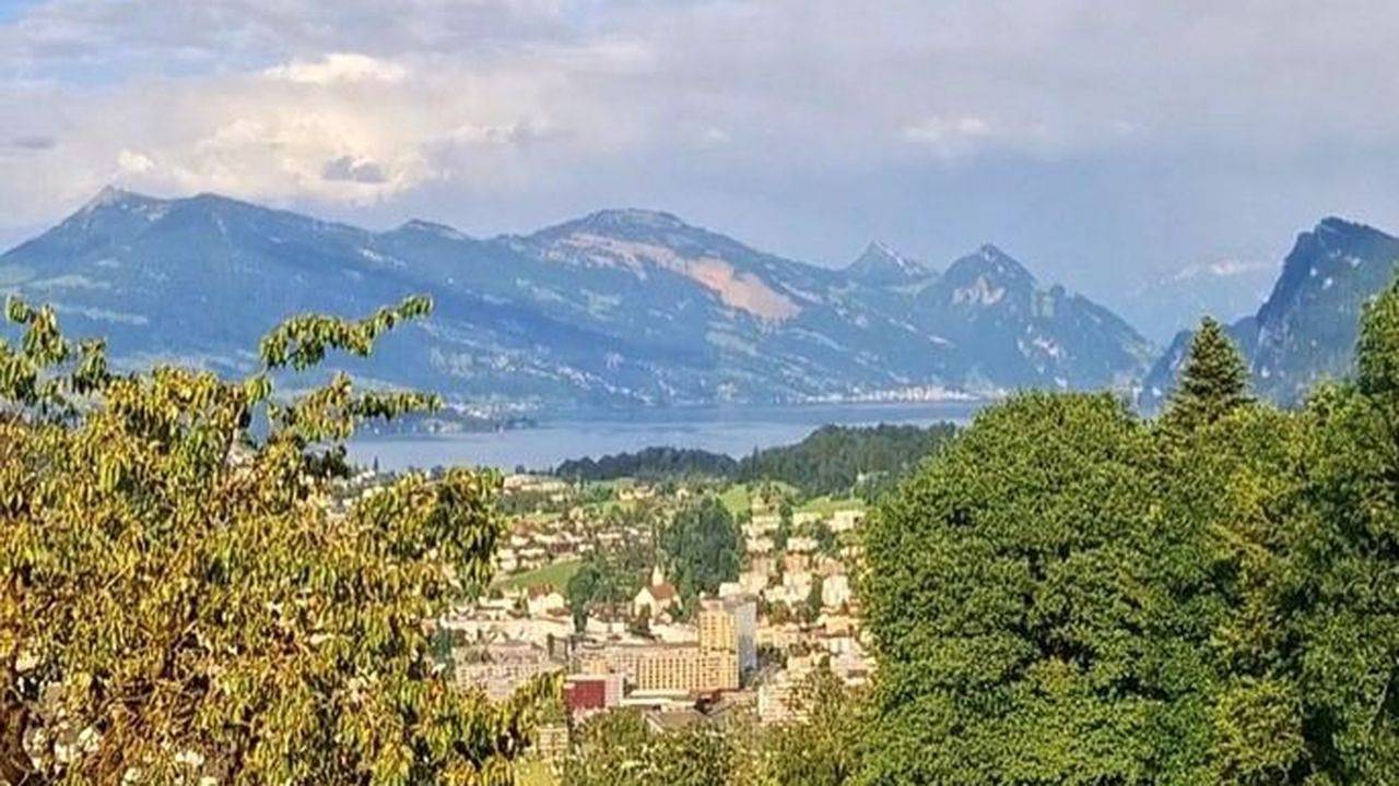 Doppelzimmer für 2 Personen (10 m²) in Kriens in Kriens, Lago de los Cuatro Cantones