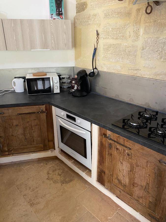 Location de vacances pour 2 personnes, avec piscine ainsi que vue et terrasse, animaux acceptés à Saint-Siffret - 3