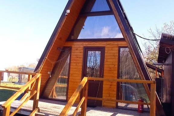 Chata z bali dla 6 osób, z Jacuzzi i Taras oraz Ogród i Basen w Rumunia