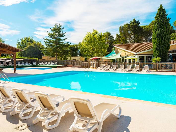 Gîte pour 7 personnes, avec terrasse et piscine, animaux acceptés à Les Mathes