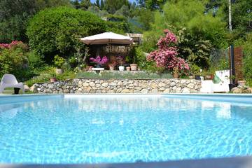 Chambre d’hôte pour 3 personnes, avec jardin et piscine à Biot