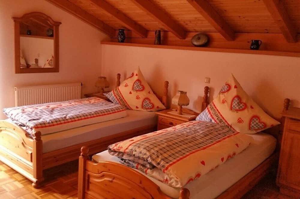 Ganze Wohnung, Ferienhaus (150qm) mit 3 Schlafzimmer und großem Garten in Schorndorf, Ostbayern