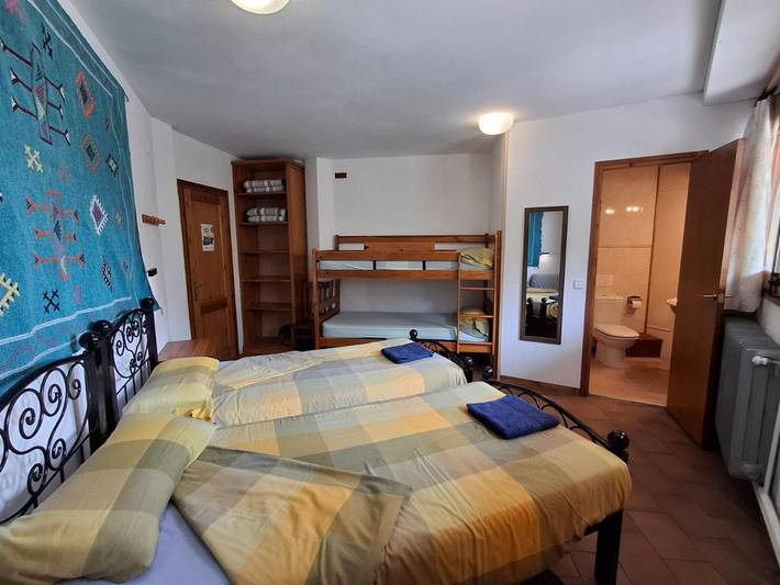 Casa de huéspuedes para 4 personas, con vistas además de jardín y terraza, Se admiten mascotas - 1