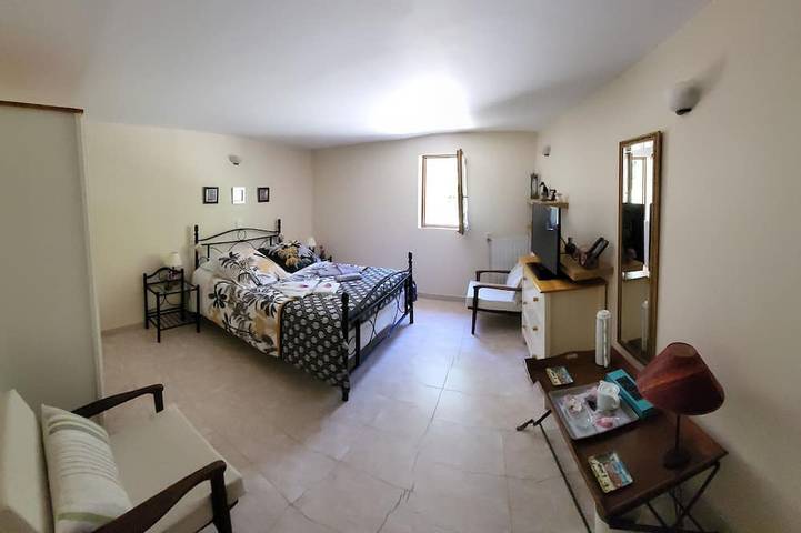 Gîte pour 4 personnes, avec jardin ainsi que piscine et terrasse à Sarlat-la-Canéda - 3