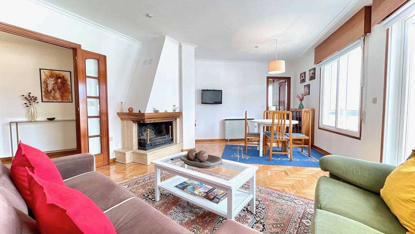 Gîte pour 5 personnes, avec balcon/terrasse, adapté aux familles à Viveiro - 2