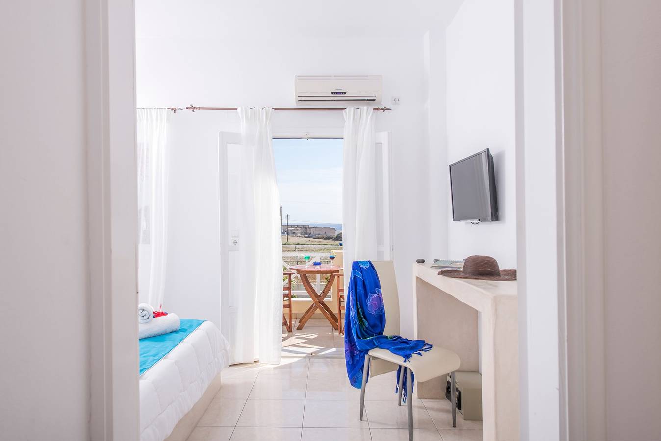 Appartement dans un hôtel « Vue Jardin 3 Personnes » avec Wi-Fi et climatisation in Agios Georgios (Santorin), Santorin