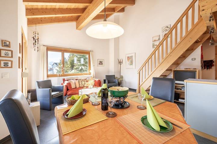Appartement entier, Appartement de vacances pour 4 personnes avec balcon in Sent, Lower Engadine