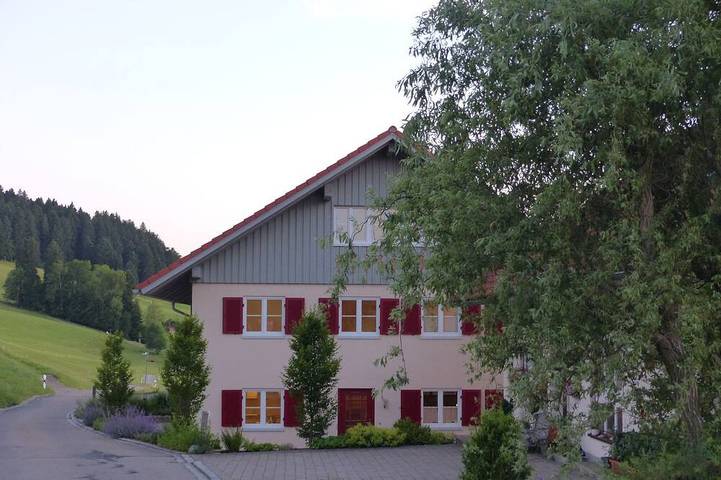 Ferienhaus für 8 Personen, mit Garten in Stiefenhofen