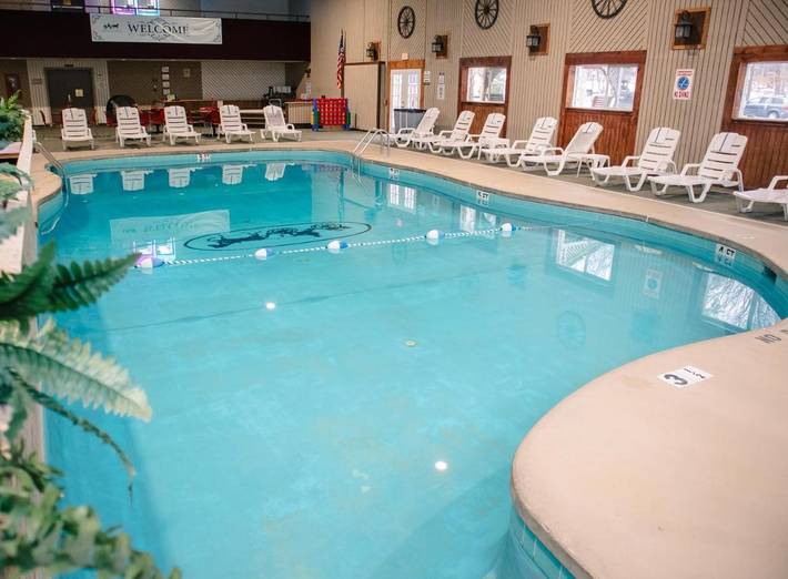 Resort para 4 personas, con terraza y piscina además de piscina para niños y jacuzzi - 1