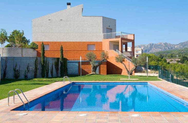 Casa rural para 7 personas, con vistas al mar y jardín además de terraza y piscina en Tierras del Ebro - 3