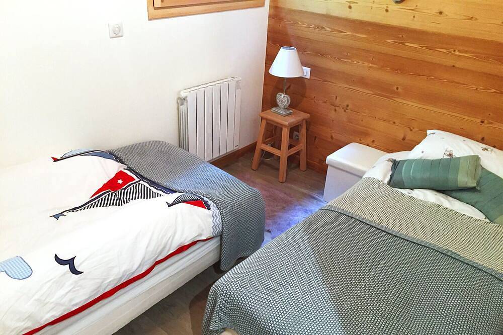 Entire apartment, Luxury, family friendly apartment close to the ski slopes with stunning views in La Chapelle-d'Abondance, Les Portes du Soleil