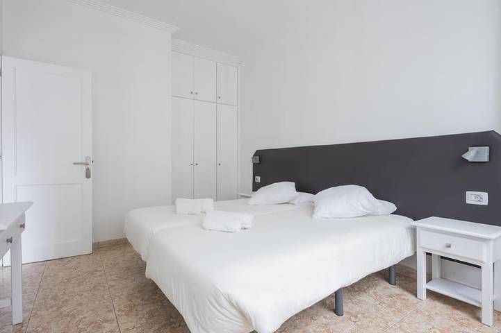 Entire apartment, Nice apartment one minute from the beach in Playa San Juan, Guía de Isora