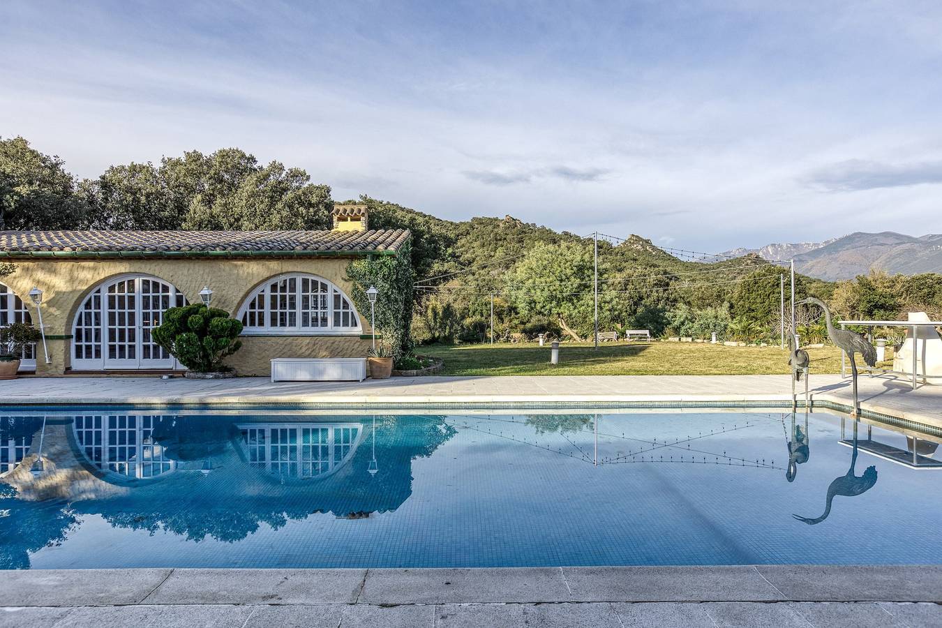 Apartamento entero, Casa rural 'Mimosa Montaña' con vistas a la montaña, Wi-Fi y aire acondicionado in Darnius, Alt Empordà