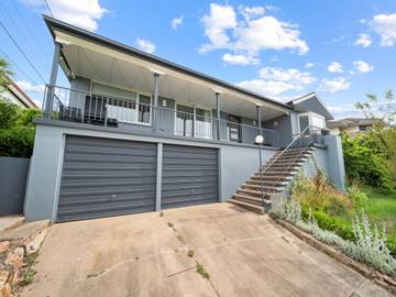 Holiday Apartment for 8 People in Woden, Canberra, Photo 2