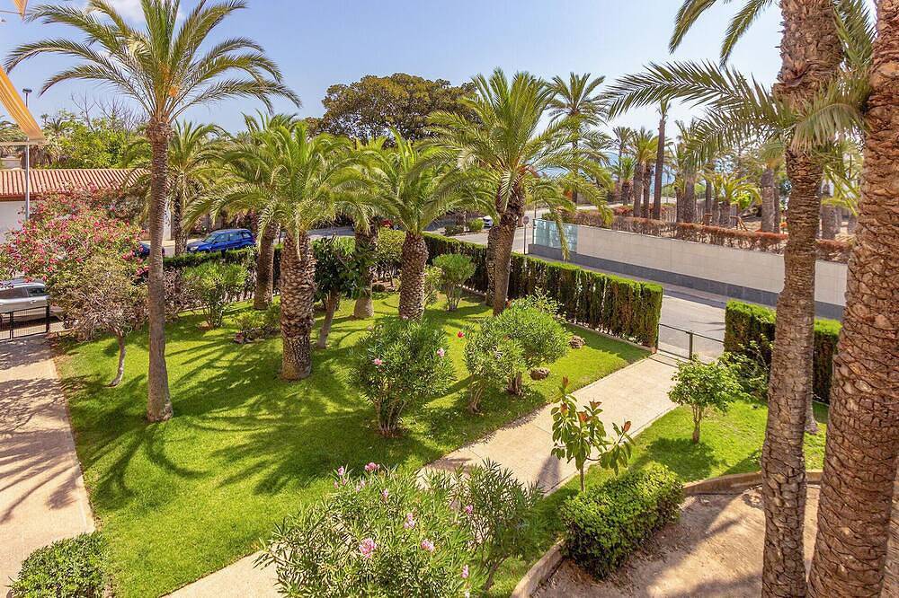 Entire apartment, Awesome apartment in Torrevieja with Wifi in Mar Azul Torrevieja, Torrevieja