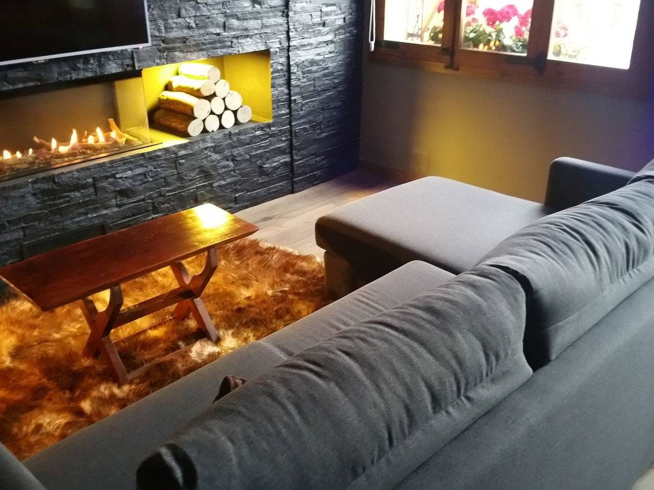 Appartement entier, Appartement 'Borredà' mit Kaminofen in Borredà, Pyrénées catalanes