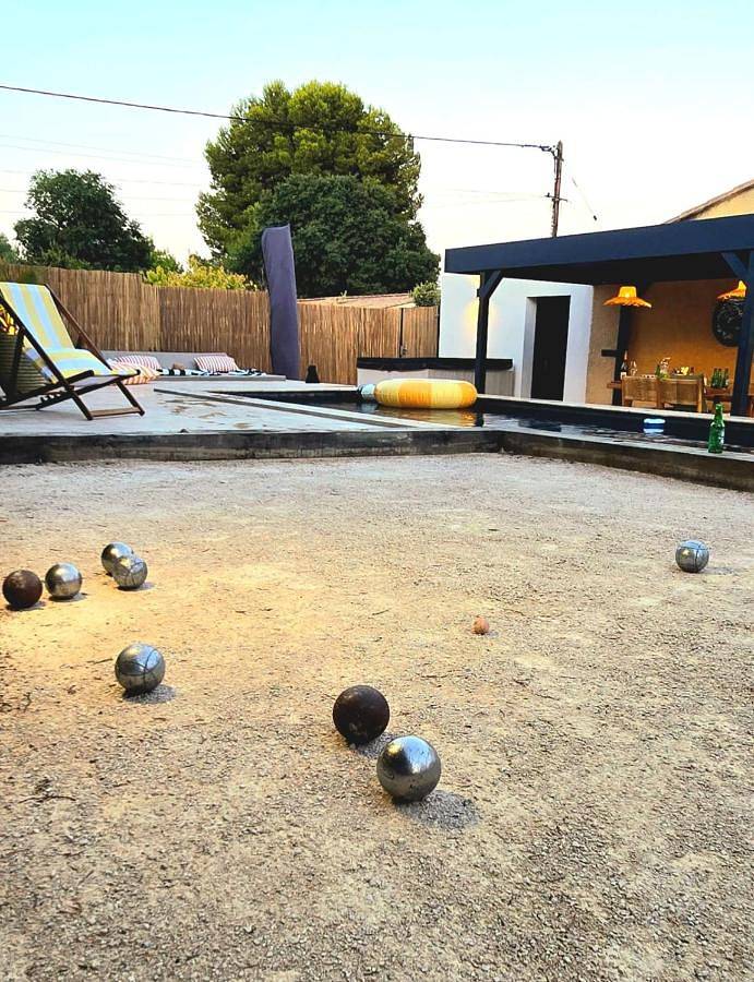 Location de vacances pour 4 personnes, avec terrasse et piscine à MUS - 2