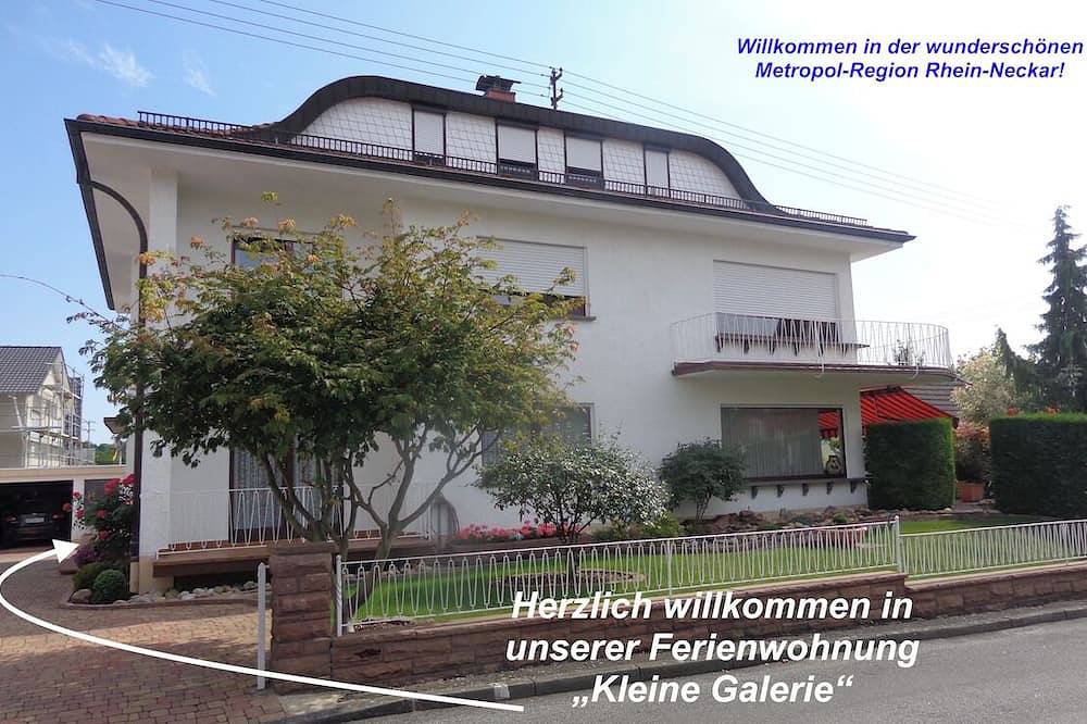 Entire apartment, Fe apartm., in a quiet location, 5 minut. from the S-Bahn + Regio train station in Meckesheim, Kraichgau
