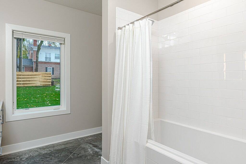 Ultramodern Net-Zero Briarwood Estate heart of Columbia Mo in Columbia (MO), Missouri