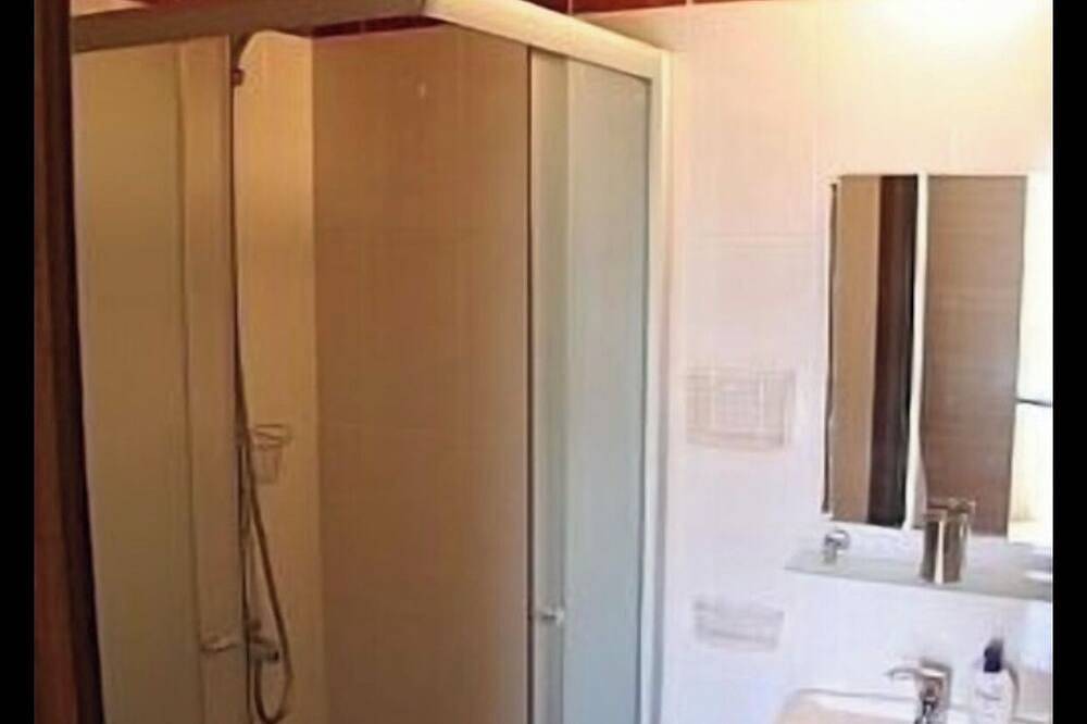 Beautiful Holiday Villa With Pool In Tombs Of The Kings Area . Sleeps 4 . in Paphos, South Cyprus