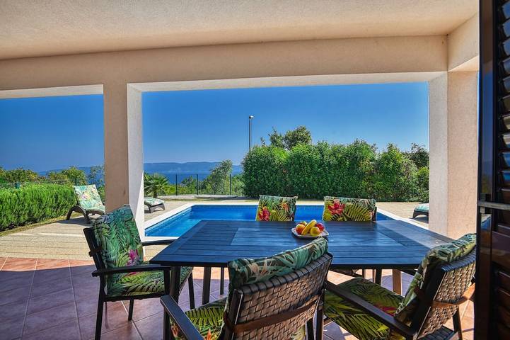 Ferienhaus für 8 Personen, mit Garten und Balkon