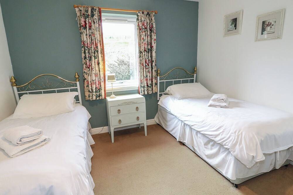 Driftwood Cottage, pet friendly in Craignure, Isle Of Mull in Argyll & Bute