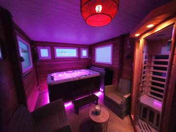 Gîte pour 4 personnes, avec sauna ainsi que jacuzzi et jardin à Le Pouzin