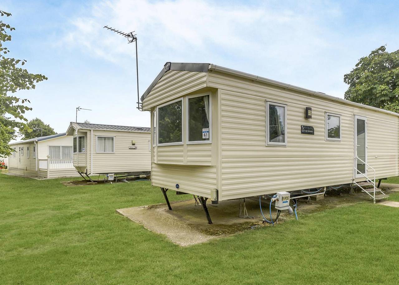 Bronze 2 Bedroom Caravan, Sleeps 4 in Clacton-on-Sea, Essex