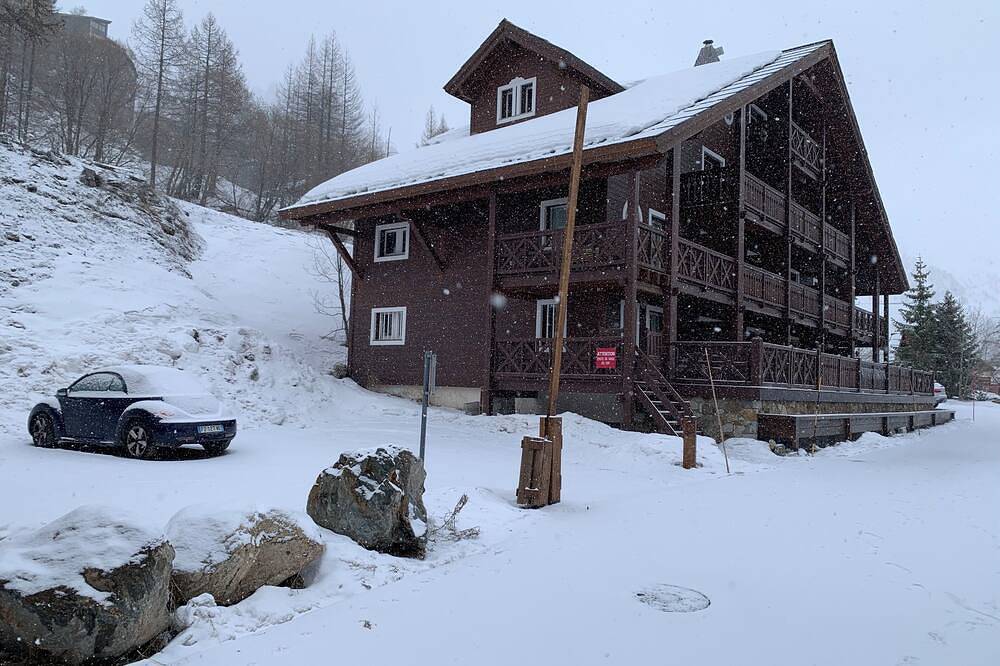 Appartement entier, Isola 2000 Appartement 4/6 personnes dans chalet grande terrasse in Isola 2000, Isola