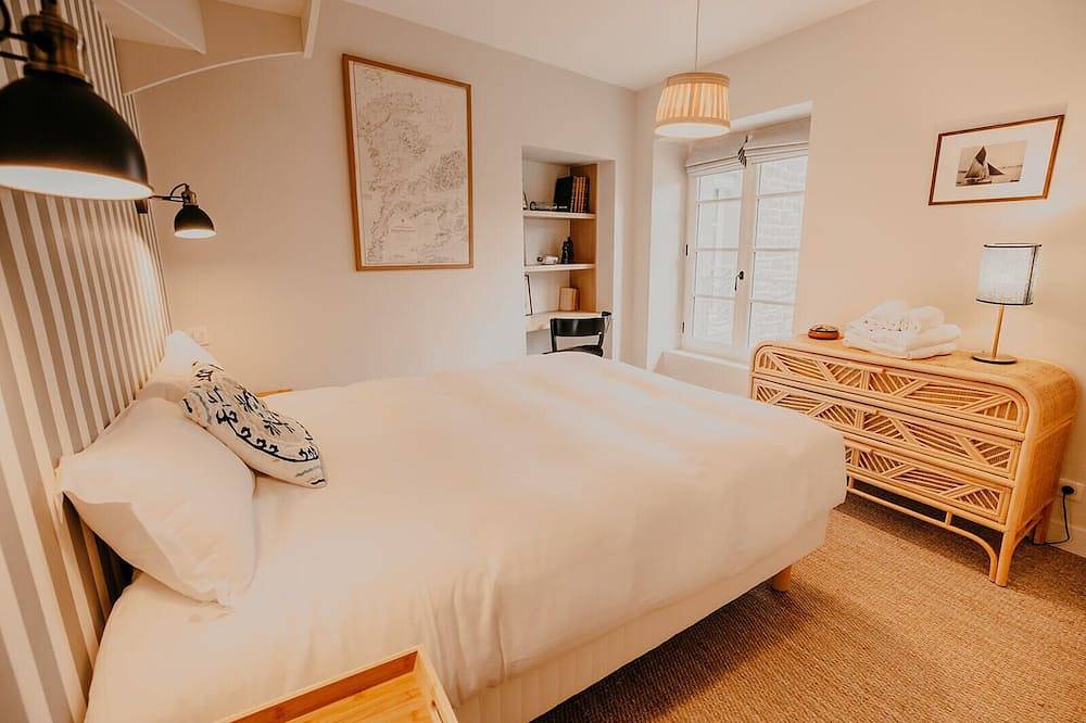 Gite bord de mer -Casa-Premium-Vista a parte del mar-Baño en la habitacion in Pleudihen-sur-Rance, Región de Dinan