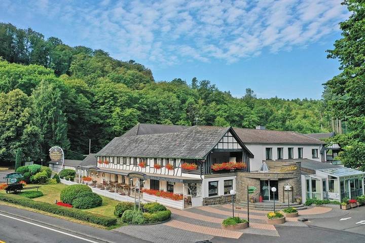 Hotel für 2 Personen, mit Terrasse und Garten sowie Ausblick in Lohmar
