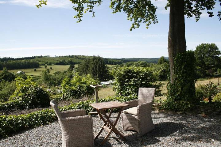 Location de vacances pour 4 personnes, avec terrasse ainsi que jardin et vue dans Redu - 3