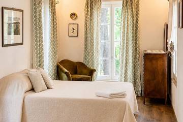 Villa for 12 Guests in Siena, Siena Province, Picture 1