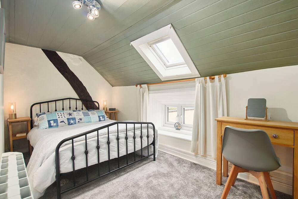 Stonewall, pet friendly, country holiday cottage in Sandsend in Sandsend, North York Moors National Park
