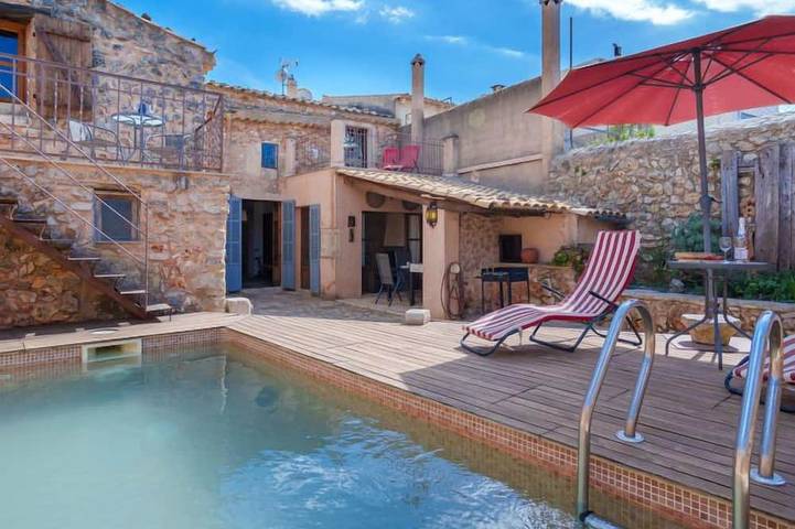 Ferienhaus für 6 Personen, mit Balkon und Pool - 1