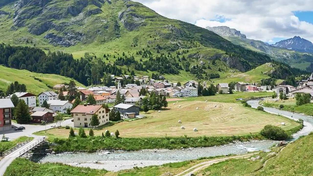 Ganze Ferienwohnung, Ferienwohnung für 6 Personen (130 m²) in Bivio in Bivio (Graubünden), Surses