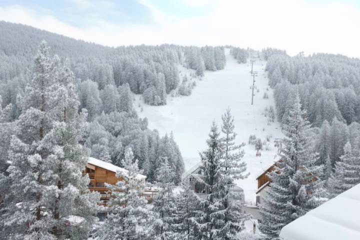 Gîte pour 6 personnes, avec terrasse dans Office De Tourisme De Serre Chevalier Bureau De Saint Chaffrey