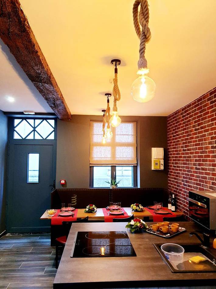 Entire holiday apartment, Le Saloon de Rose in Valenciennes, Valenciennes region