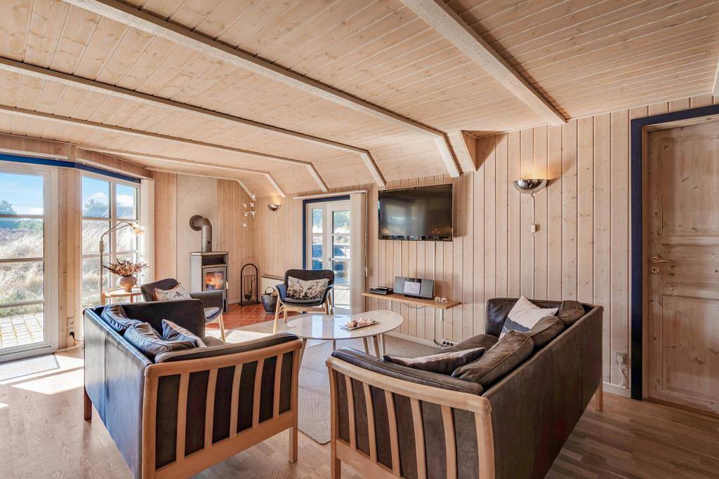 Reetgedecktes Ferienhaus mit Sauna und Whirlpool in Blåvand  in Blavand, Varde
