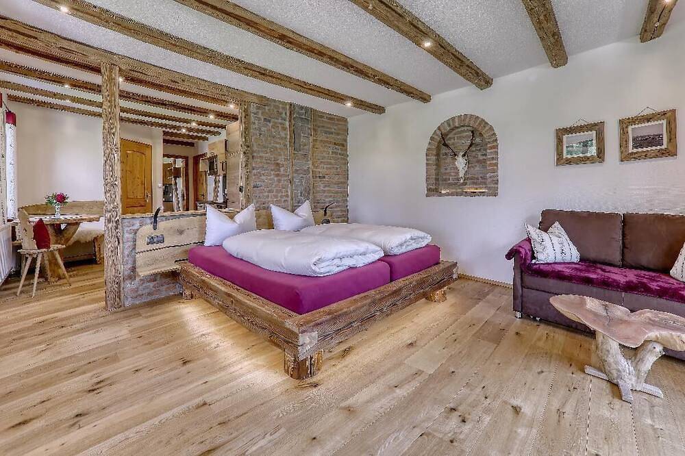 Ganze Wohnung, Helles Appartement (37 qm) für bis zu 3 Personen mit Blick auf die Bayerwaldberge in Eschlkam, Ostbayern