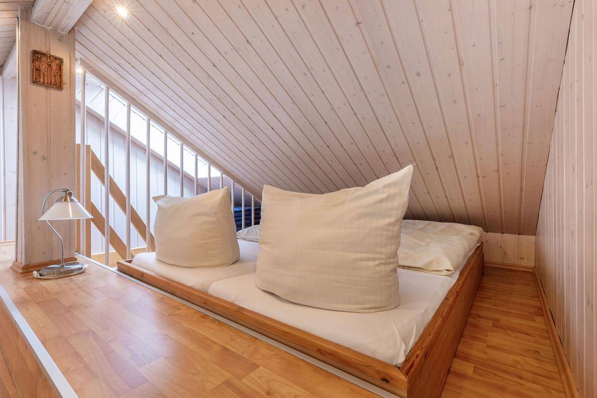 Ganze Ferienwohnung, Inselblume 18 - Ferienwohnung mit Meerblick & Galerie in der Strandburg in Ostfehmarn, Fehmarn